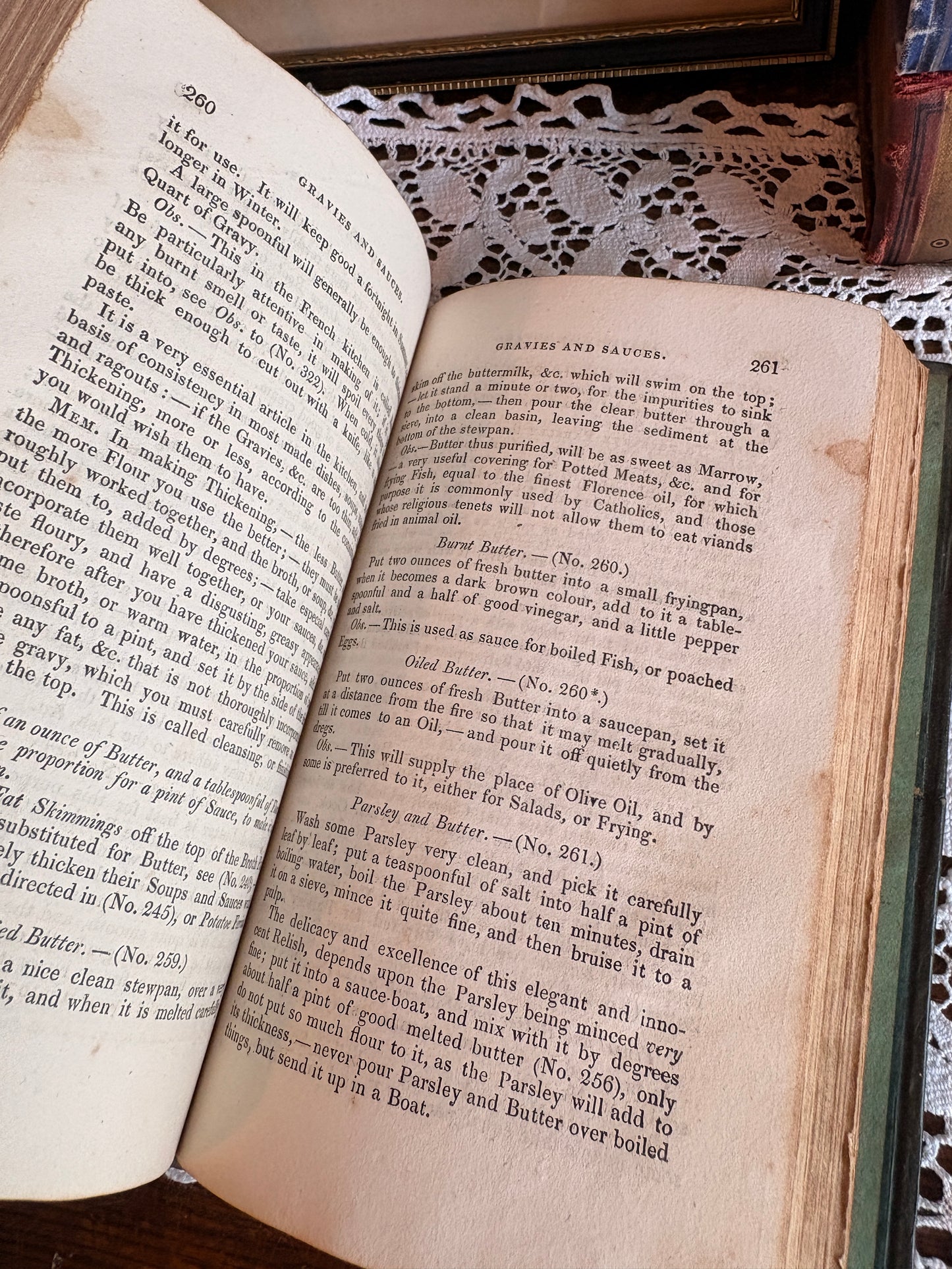 1823 The Cook's Oracle; Containing Receipts for Plain Cookery on the Most Economical Plan for Private Families etc... by William Kitchiner
